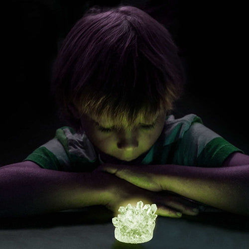 Carded GLOW-IN-THE-DARK Crystal Lab | Science Kit by National Geographic for Kids Age 8+