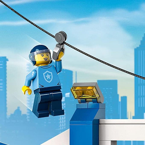 LEGO® سٹی پولیس ٹریننگ اکیڈمی 60372 عمارت کا کھلونا سیٹ | 6+ بچوں کے لیے 823 ٹکڑوں کا تعمیراتی سیٹ 