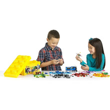 تحميل الصورة في عارض المعرض ، LEGO® Classic Medium - Creative Brick Box 10696 | طقم بناء مكون من 484 قطعة للأطفال من سن 4+
