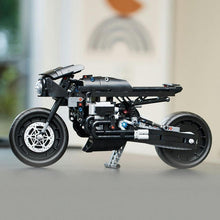 تحميل الصورة في عارض المعرض ، LEGOTOR Technic the BATMAN — BATCYCLETM 42155 Building Toy Set (641 Pieces) | مجموعة البناء للأطفال من سن 9 سنوات فما فوق
