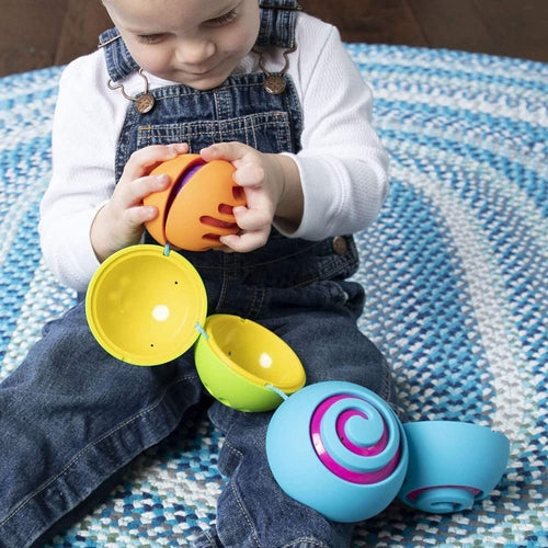 Oombee Ball |  Grasping Toy Chain - Connected Uniquely Textured Balls for Sensory Development | by Fat Brain US for Kids age 6m+